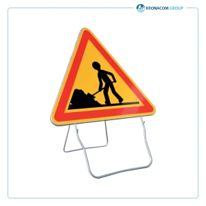 Panneau Danger Travaux – AK5 sur pied solidaire